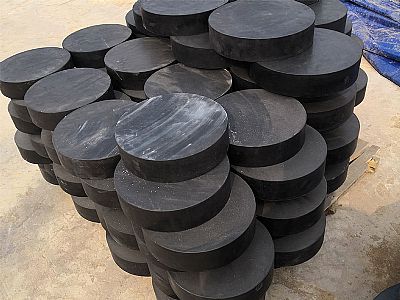 渝北区板式橡胶支座由若干层橡胶片与薄钢板经加压硫化